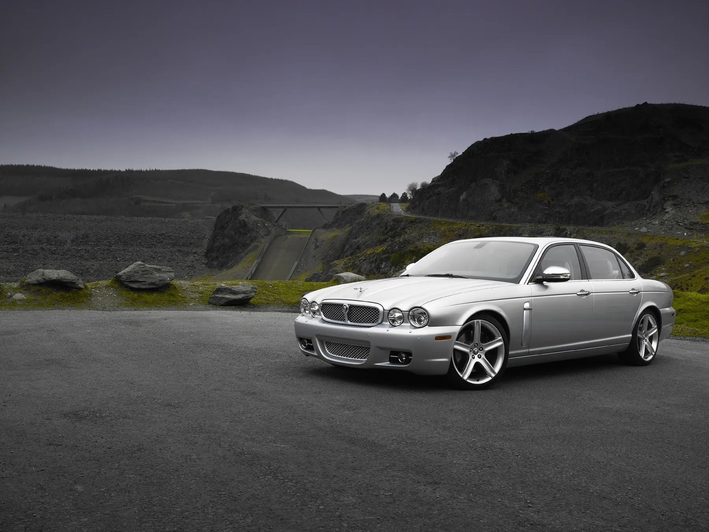Jaguar_XJ_3_generation__Sedan_Long__1.jpg