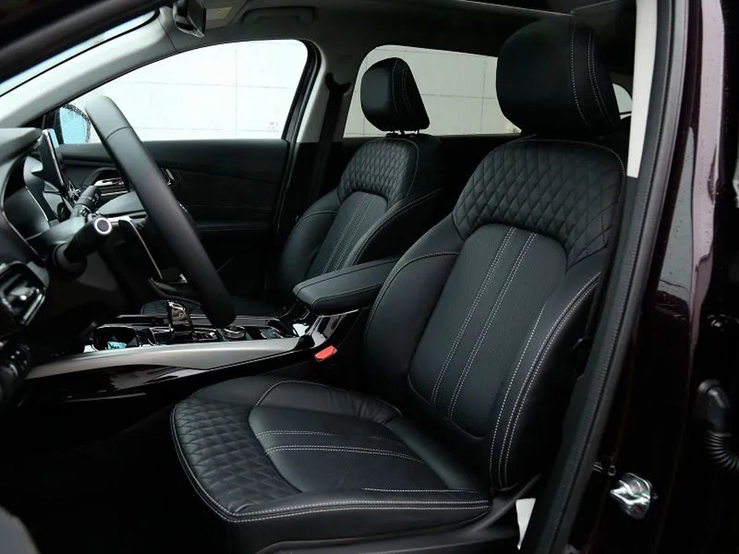 exeed_TX_1_generation__SUV_5-doors__7.jpg