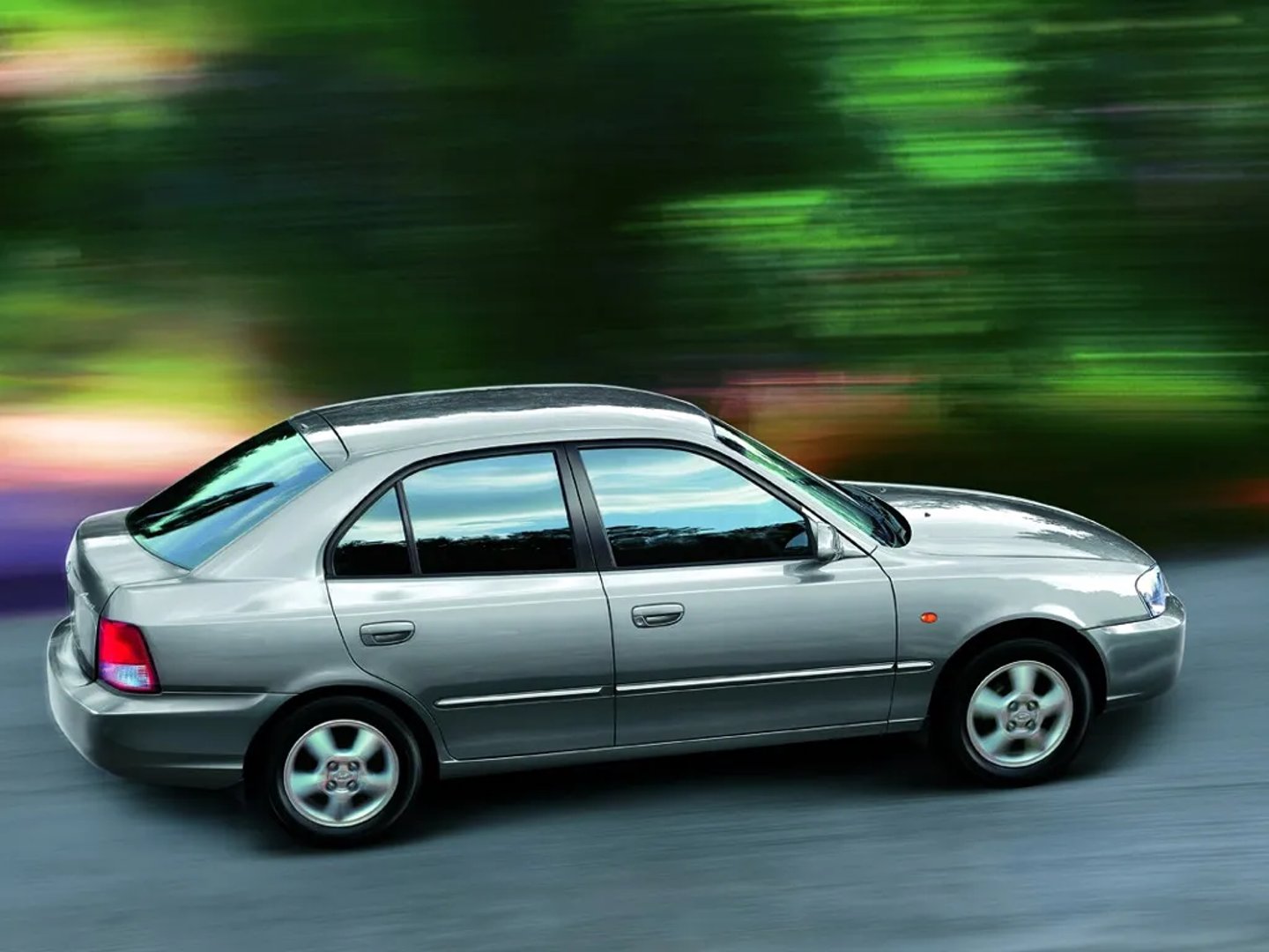 Hyundai_Accent_2_generation__Hatchback_5-door__6.jpg
