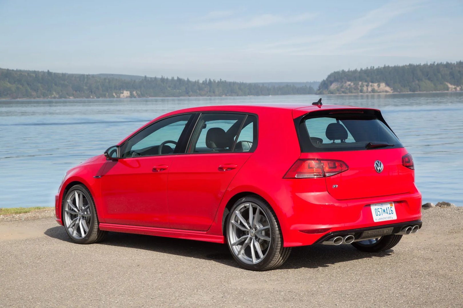 Volkswagen_Golf_R_7_generation__Hatchback_5-door__1.jpg