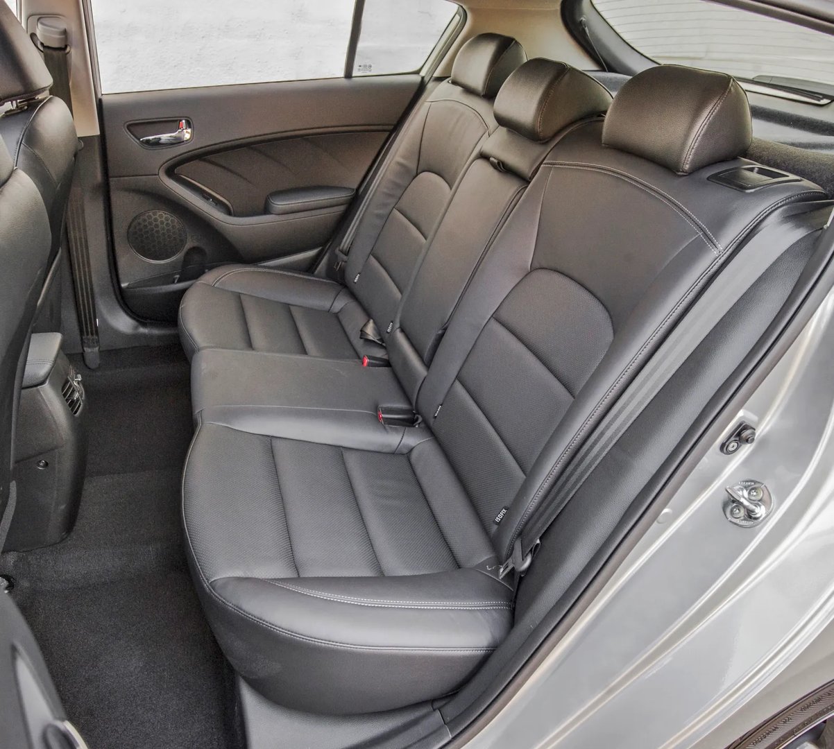 Kia_Cerato_3_generation__Hatchback_5-door__7.jpg