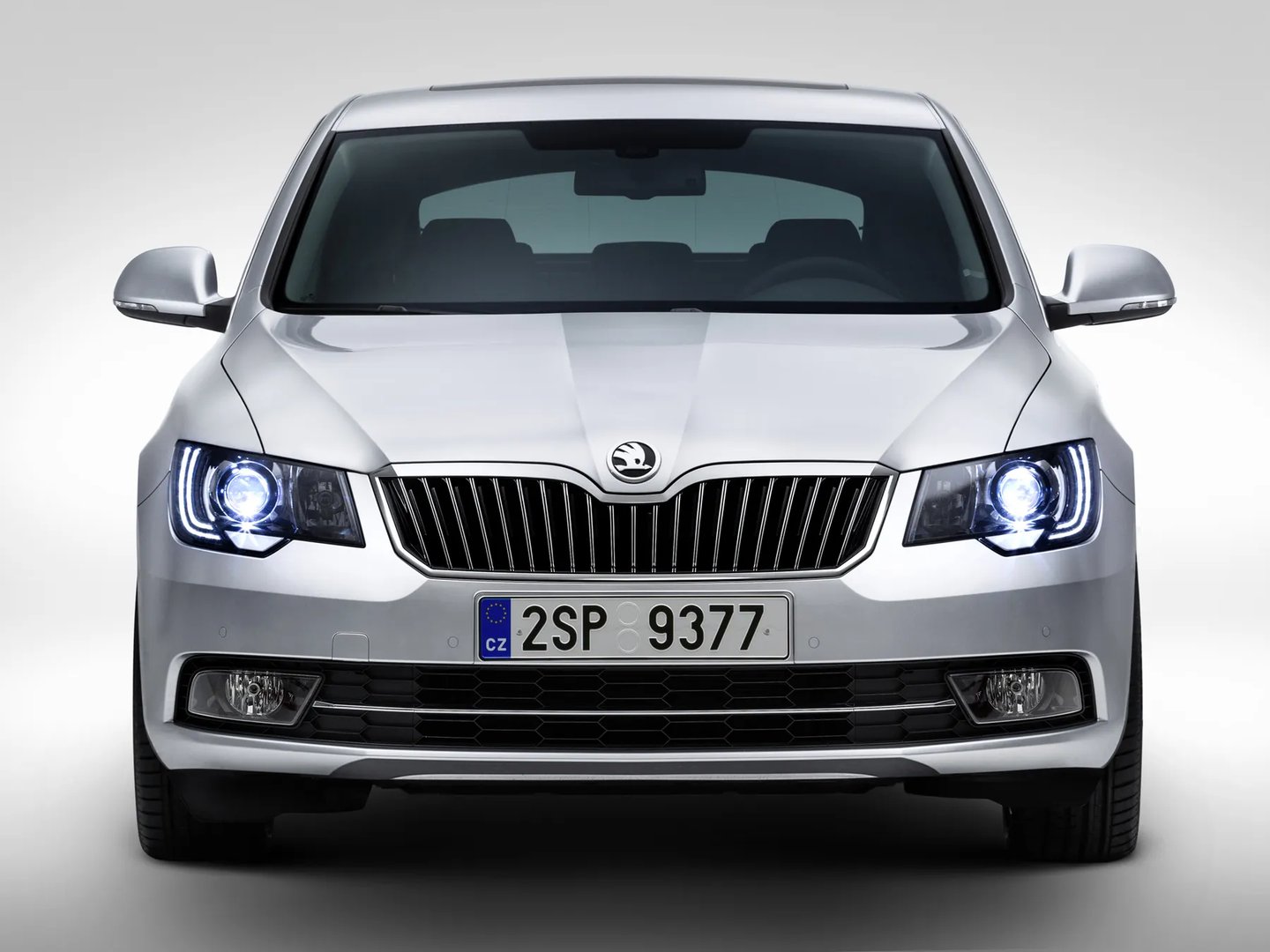 Skoda_Superb_2_generation_restyling__Liftback__3.jpg