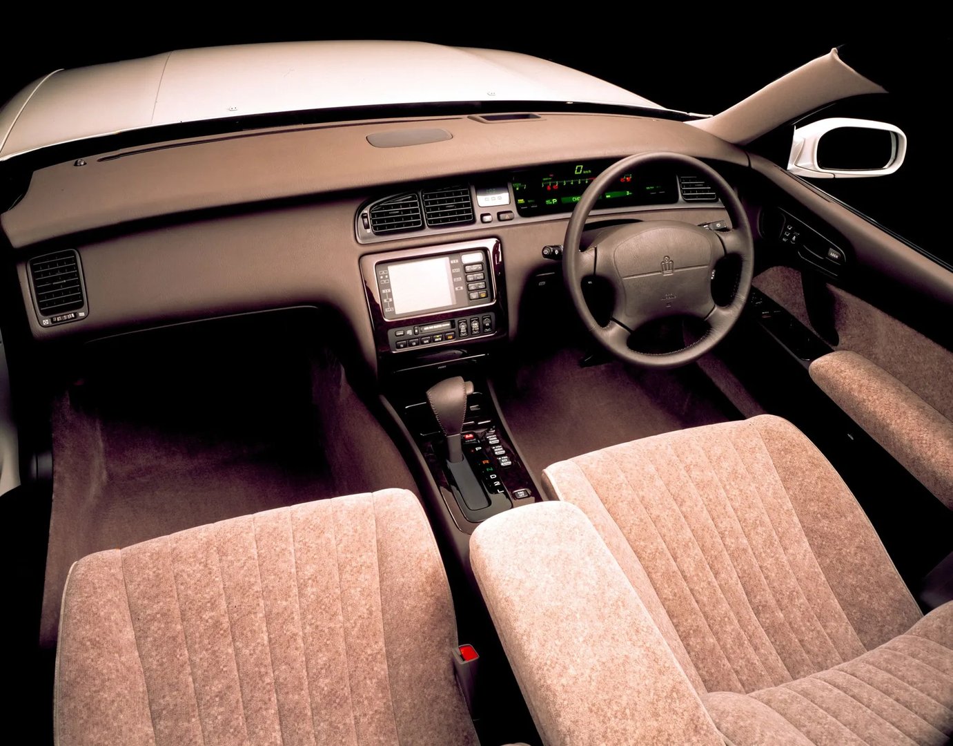 Toyota_Crown_Majesta_1_generation__Sedan__13.jpg