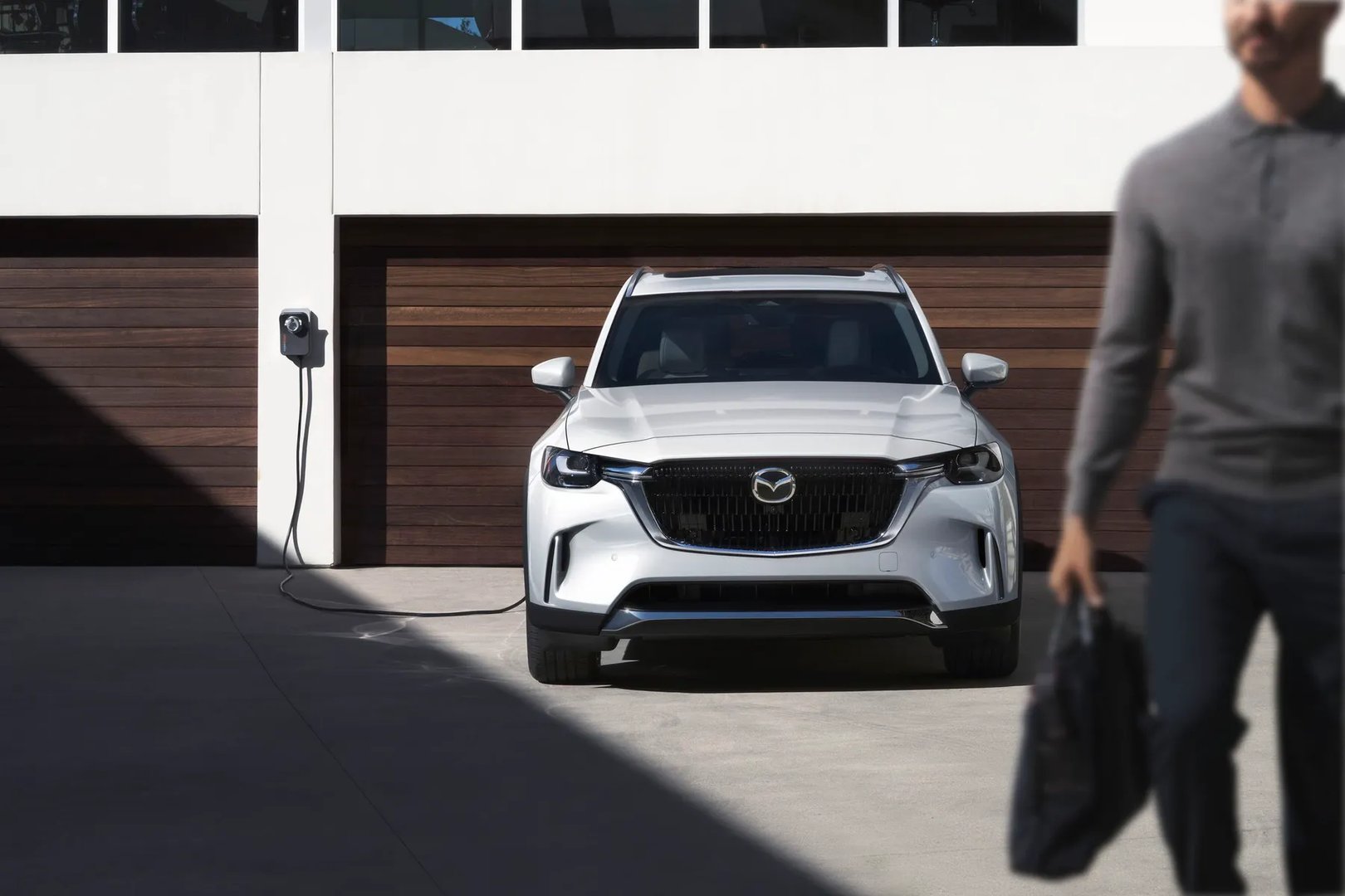 Mazda_CX-90_1_generation__SUV_5-doors__11.jpg