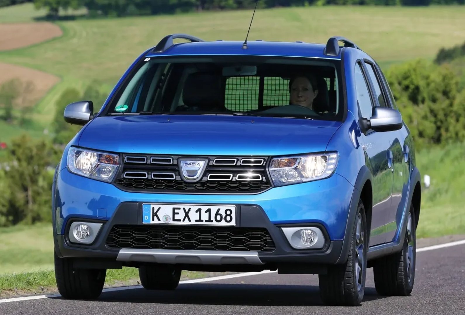 Dacia_Logan_MCV_Stepway_2_generation_restyling__Estate_5-door__4.jpg