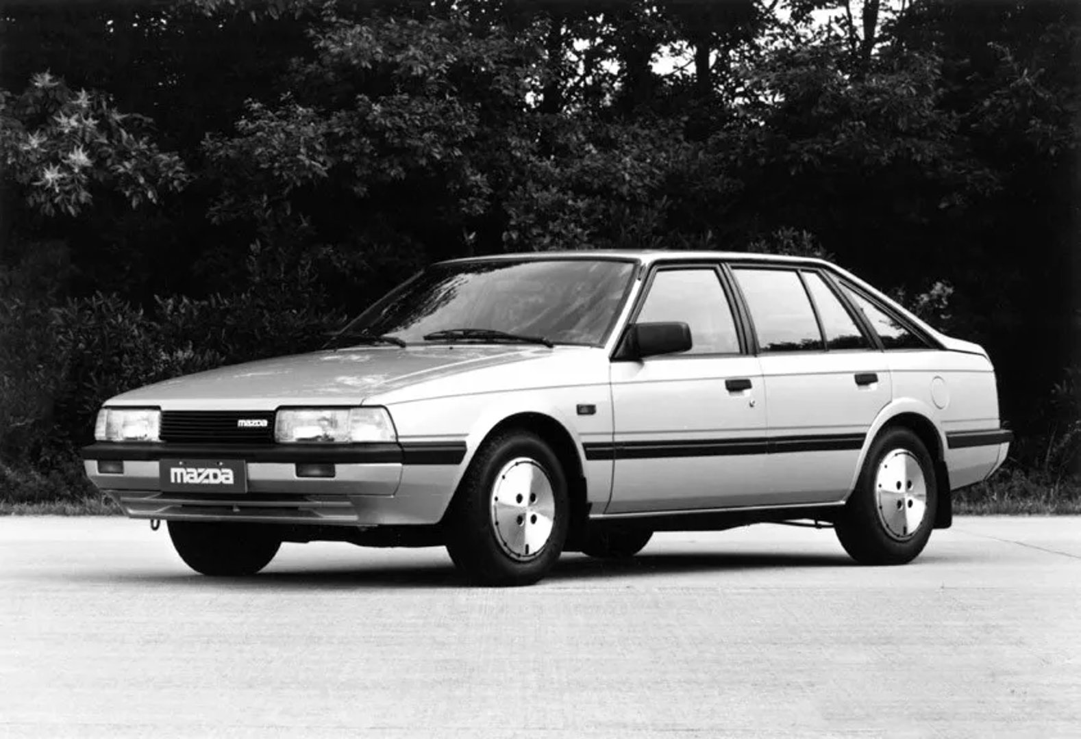 Mazda_626_2_generation__Hatchback_5-door__5.jpg