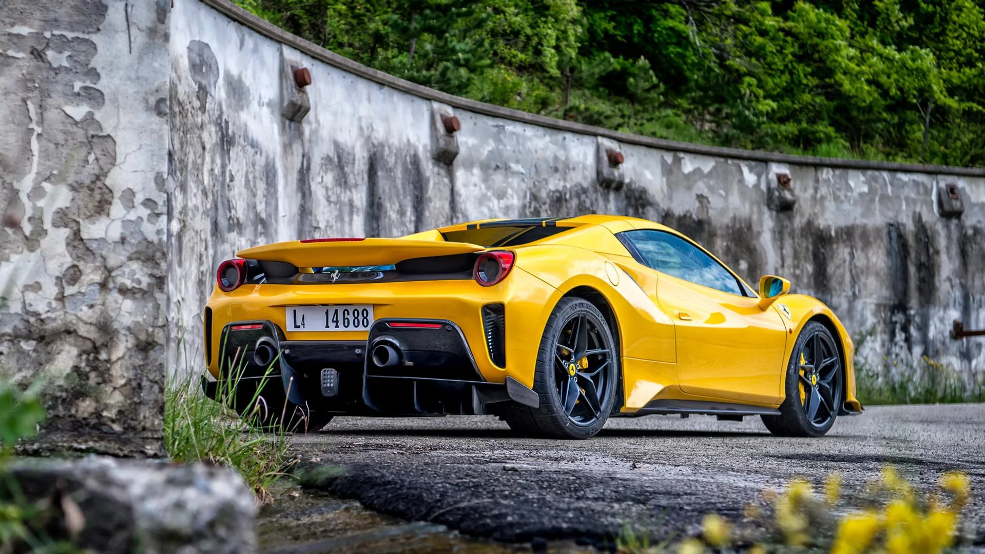 Ferrari_488_2_generation__Roadster__1.jpg