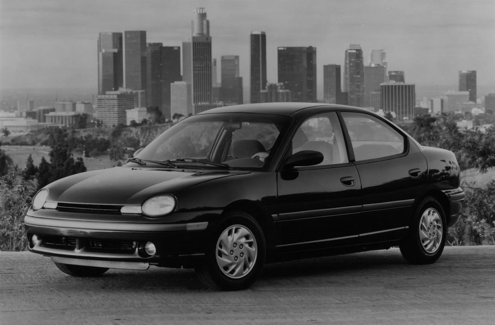 Dodge_Neon_1_generation__Sedan__4.jpg