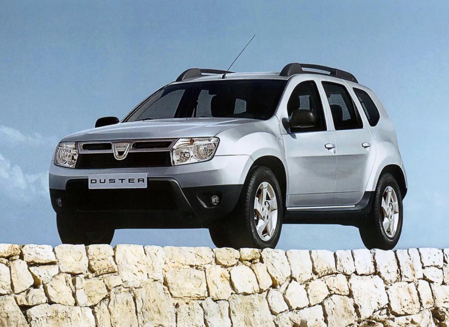 Dacia_Duster_1_generation__SUV_5-doors__3.jpg