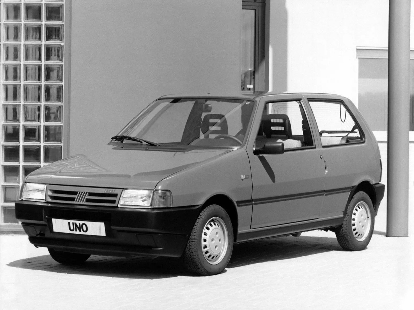 Fiat_Uno_1_generation_restyling__Mini_3-doors__5.jpg