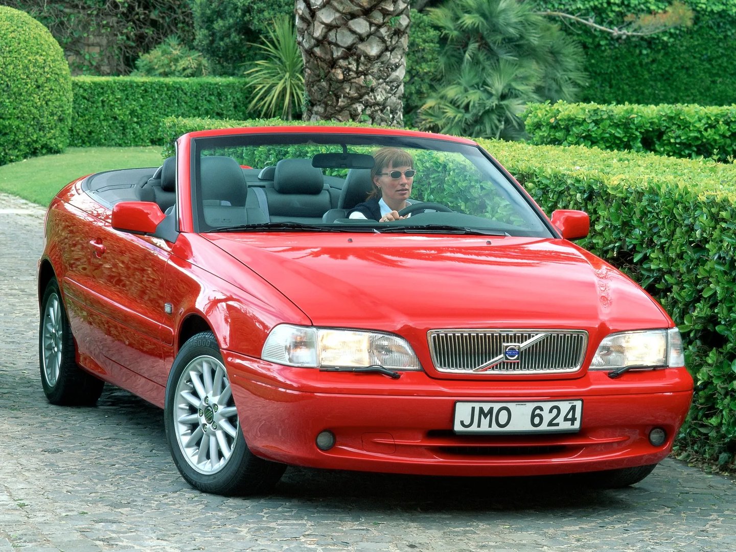 Volvo_C70_1_generation__Cabrio__8.jpg