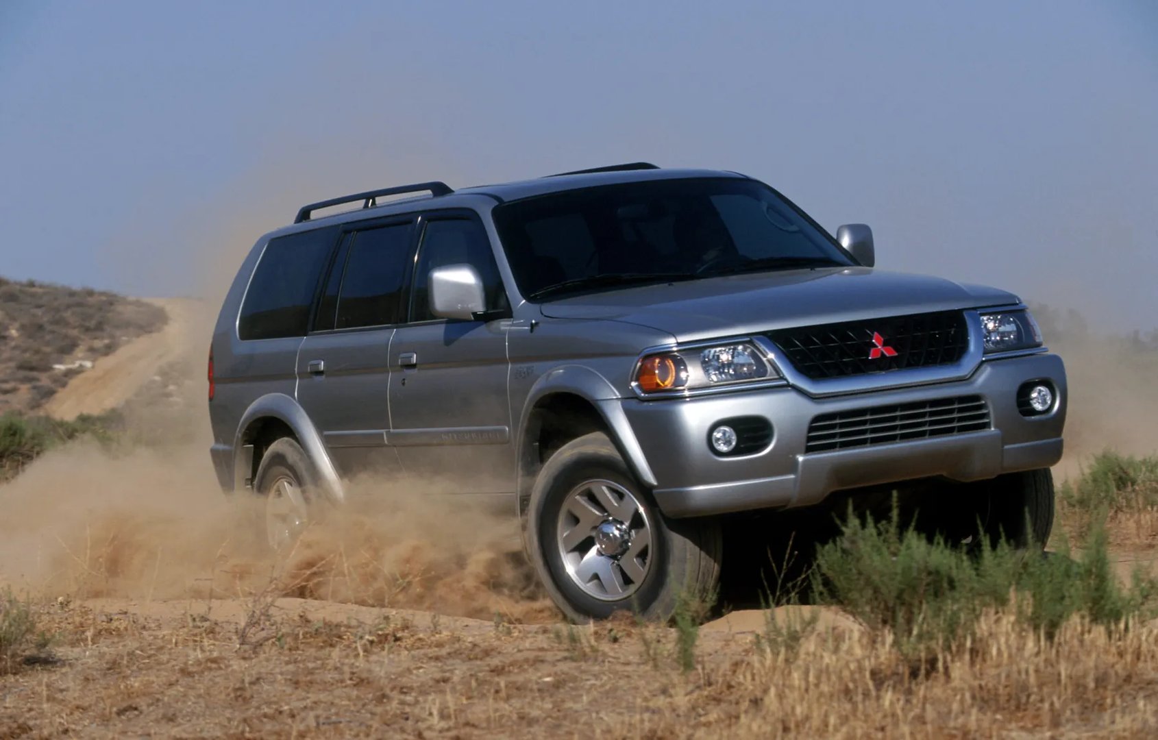 Mitsubishi_Montero_Sport_1_generation__SUV_5-doors__1.jpg