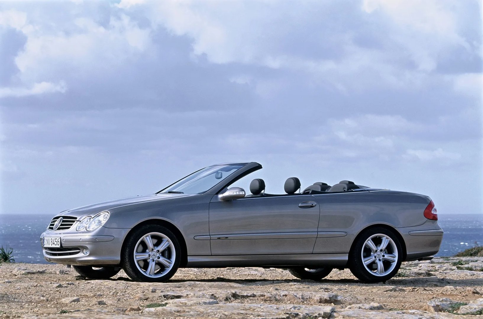 Mercedes_CLK-Class_2_generation__Cabrio__3.jpg