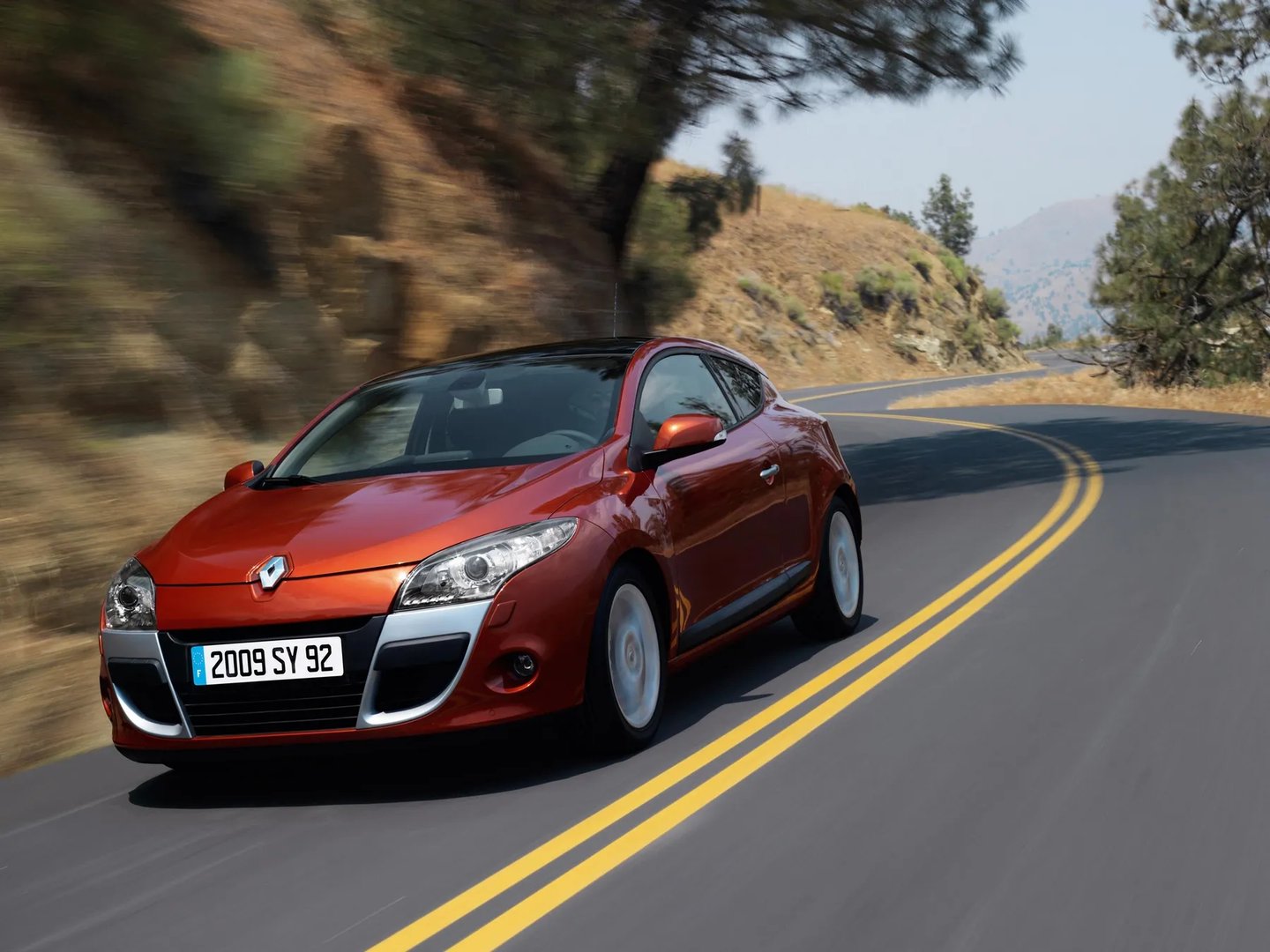 Renault_Megane_3_generation__Hatchback_3-door__5.jpg
