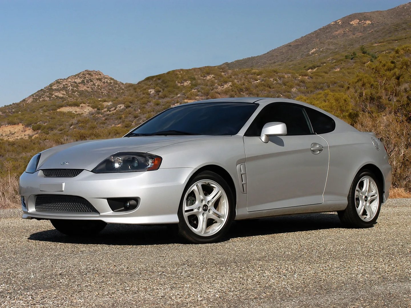 Hyundai_Tiburon_2_generation_restyling__Coupe__9.jpg