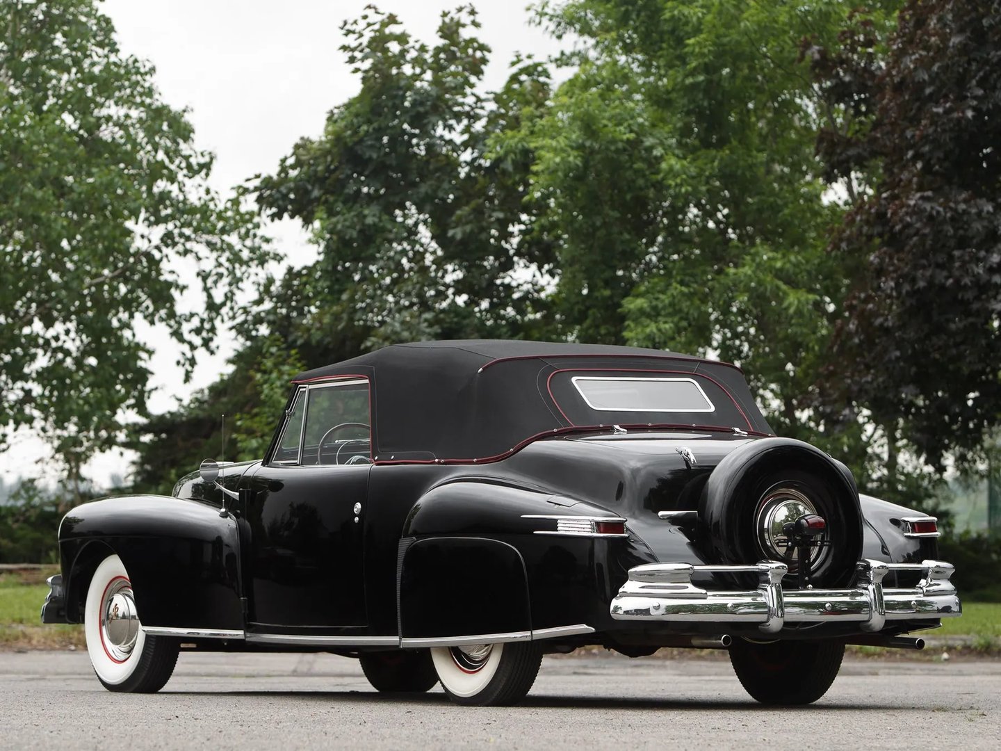 Lincoln_Continental_1_generation__Cabrio__8.jpg