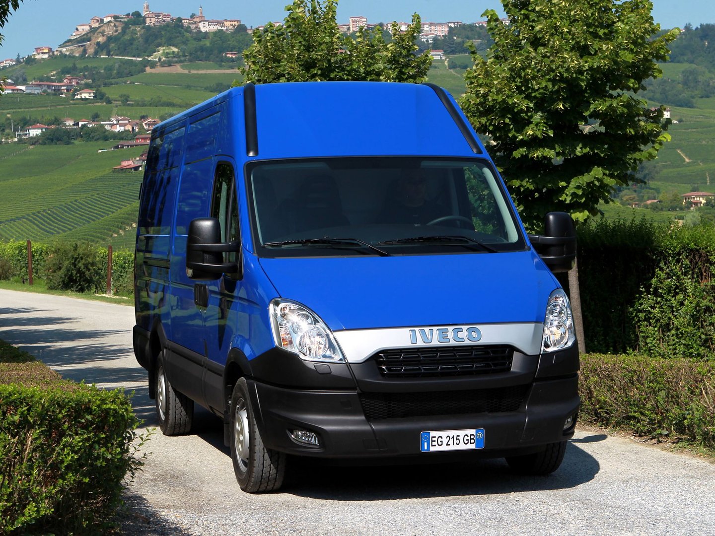 iveco_Daily_2_generation_restyling_2__Van__20.jpg