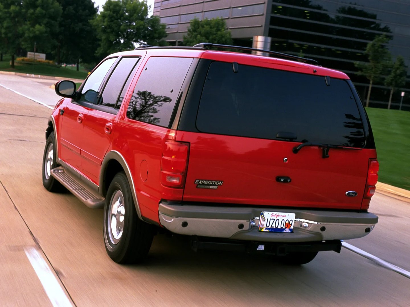 Ford_Expedition_1_generation__SUV_5-doors__12.jpg