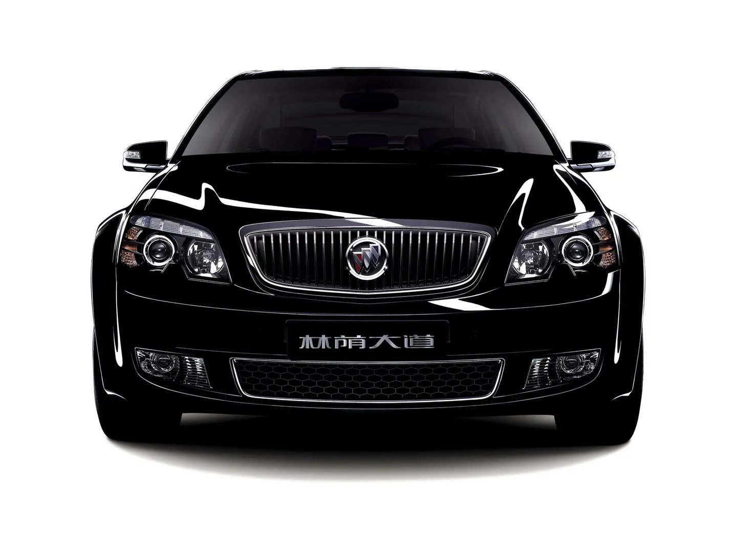 Buick_Park_Avenue_3_generation__Sedan__1.jpg