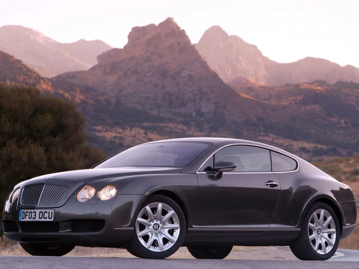 Bentley_Continental_GT_1_generation__Coupe__11.jpg