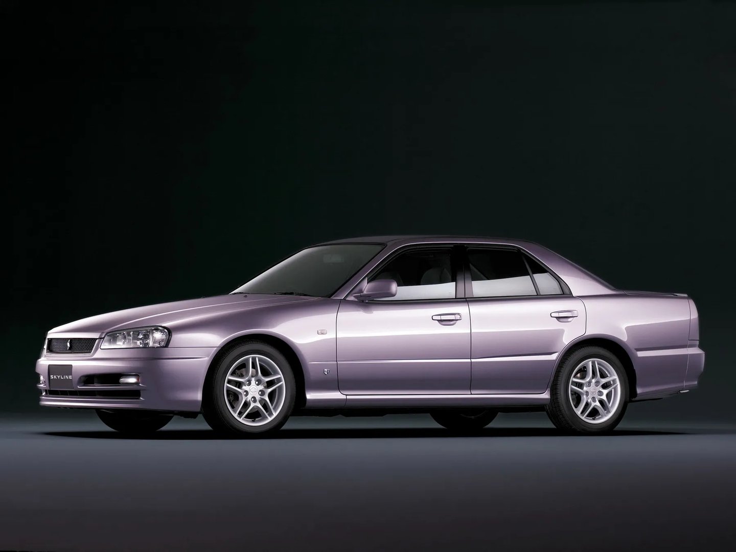 Nissan_Skyline_10_generation__Sedan__12.jpg