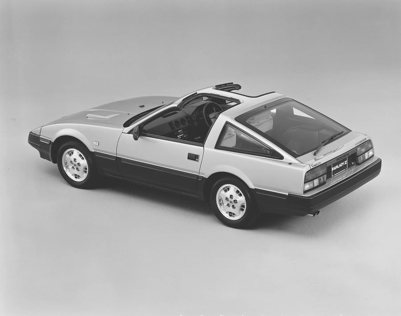 Nissan_Fairlady_Z_3_generation__Coupe__9.jpg
