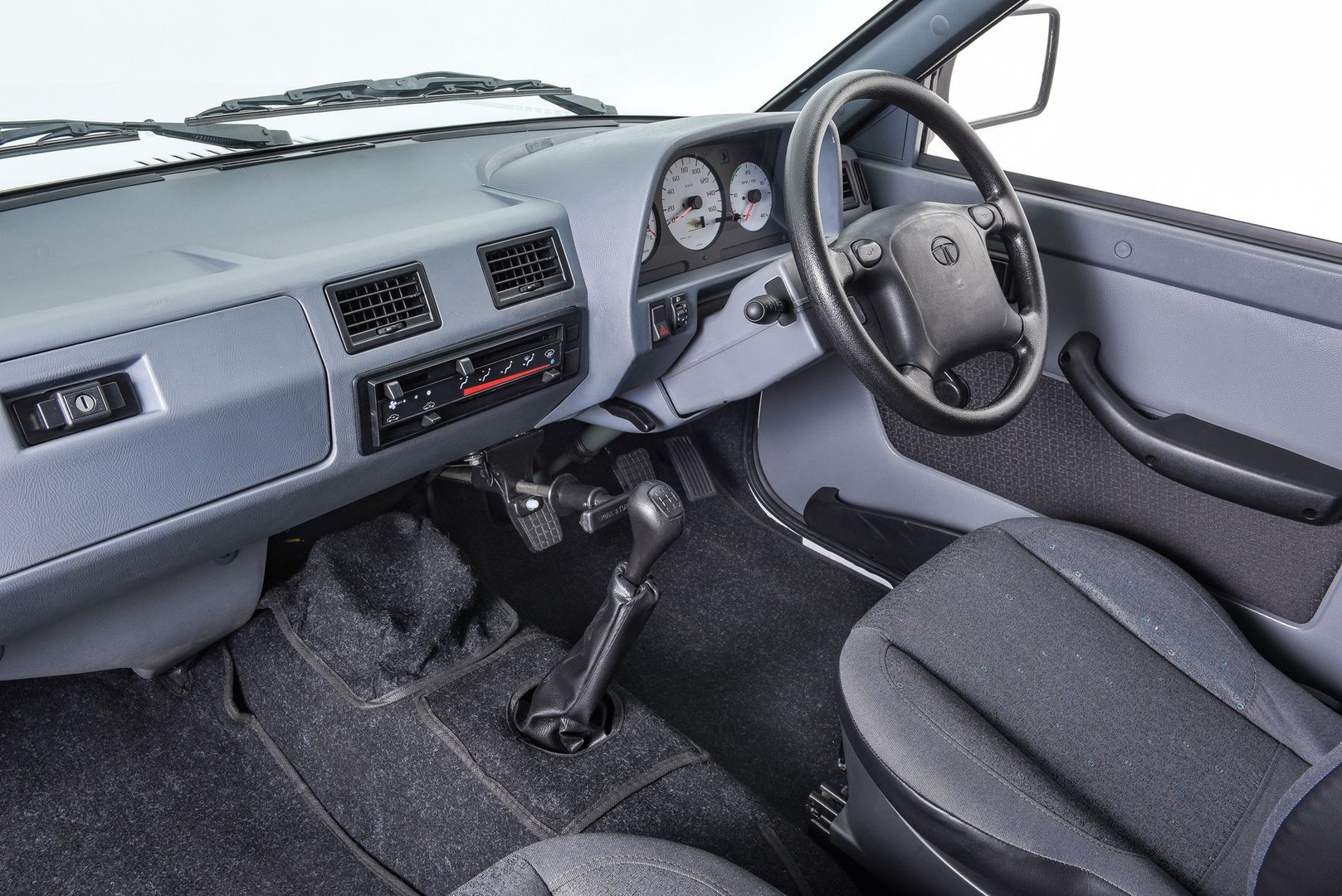 tata_Telcoline_2_generation__Pickup_double-cab__23.jpg