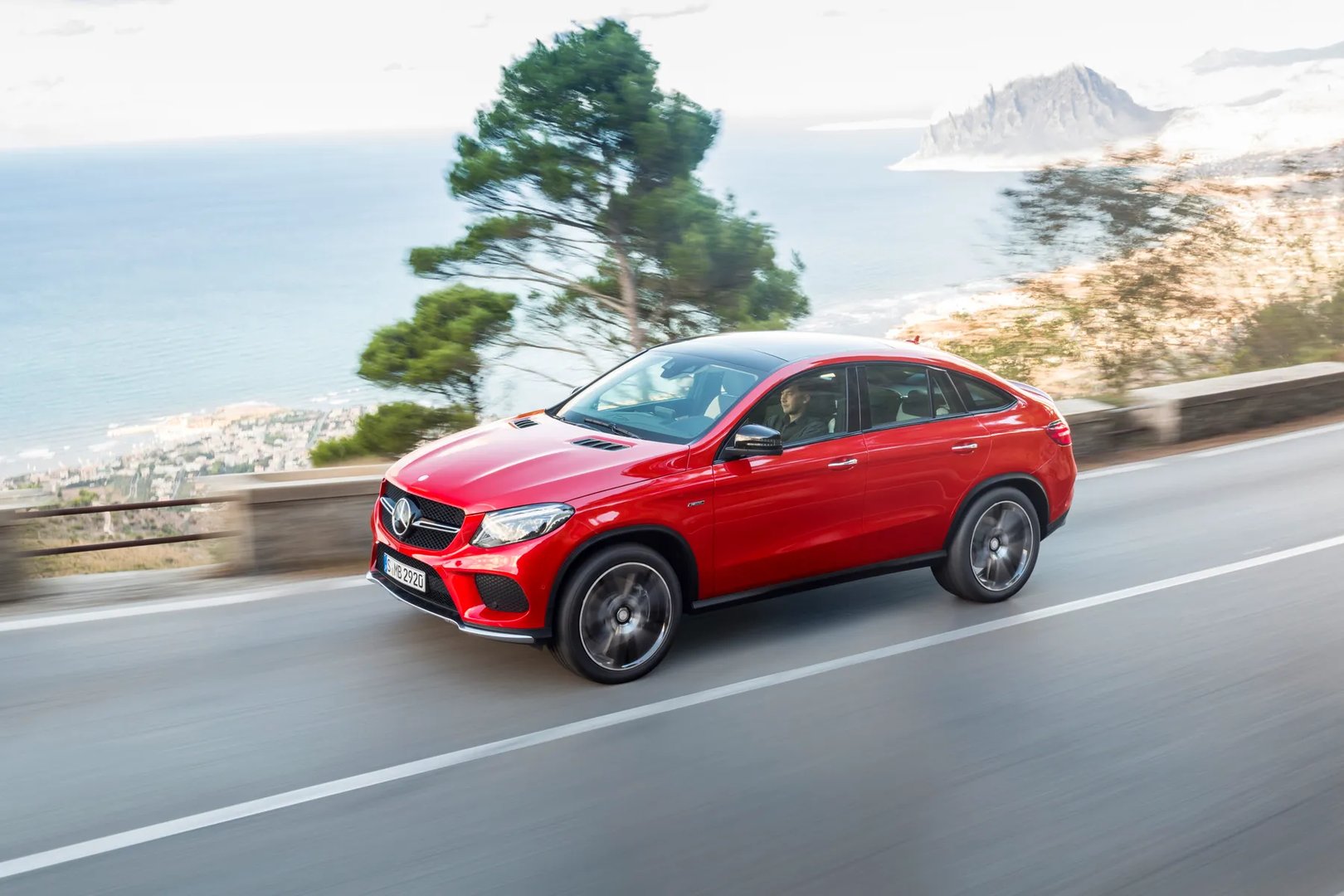 Mercedes_GLE_Coupe_1_generation__SUV_Coupe__12.jpg