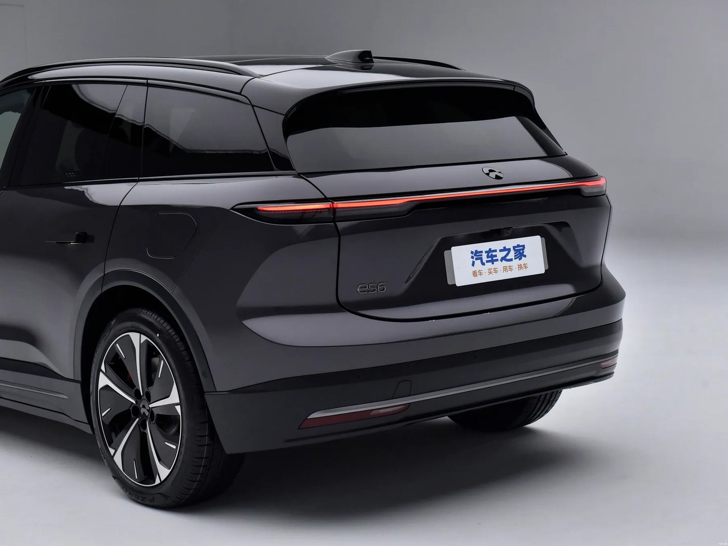 nio_ES6_2_generation__SUV_5-doors__6.jpg