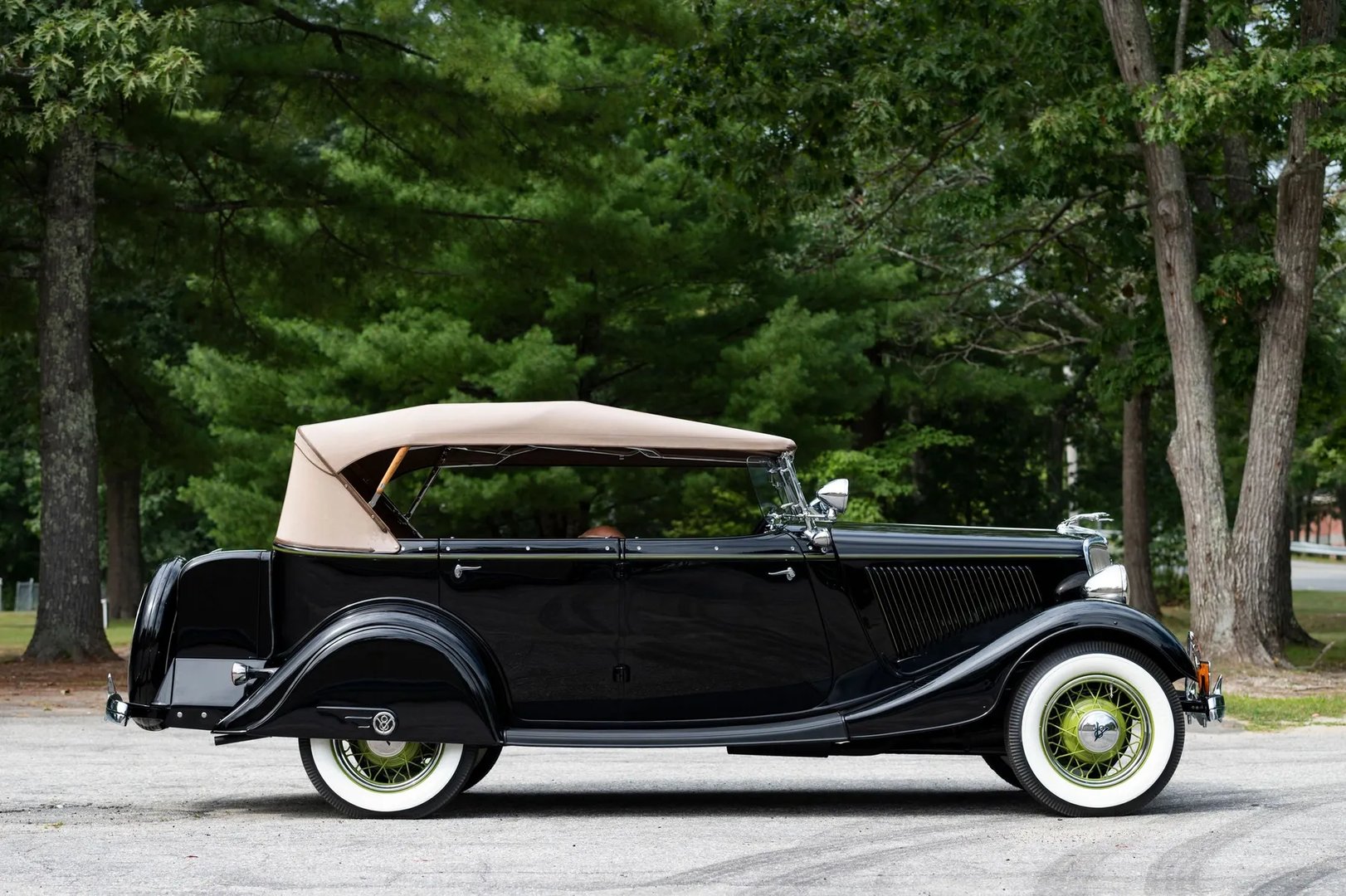 Ford_V8_1_generation__Phaeton__9.jpg