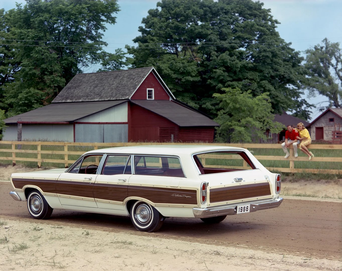 Ford_Fairlane_5_generation__Estate_5-door__1.jpg