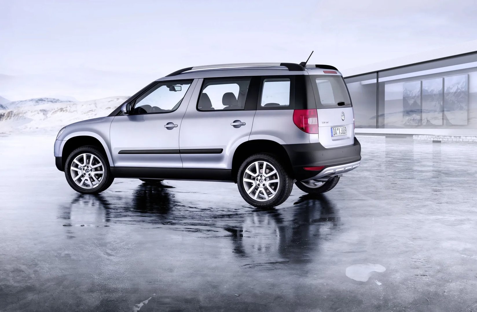 Skoda_Yeti_1_generation__SUV_5-doors__11.jpg