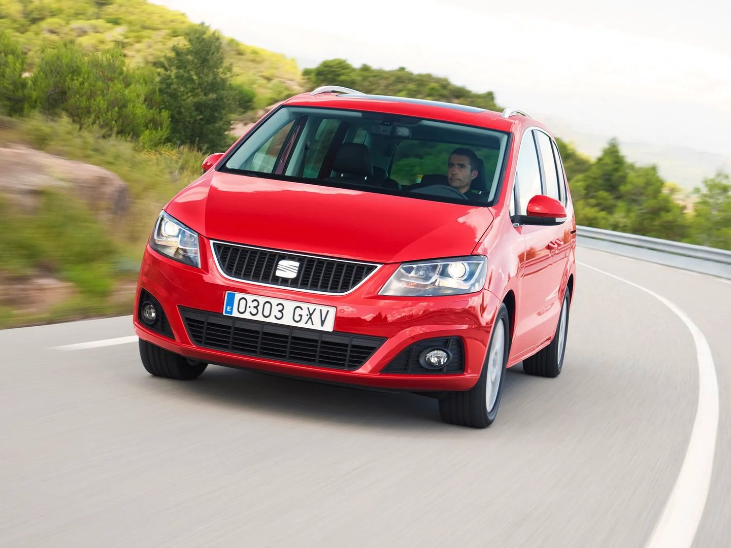 SEAT_Alhambra_2_generation__Minivan__1.jpg