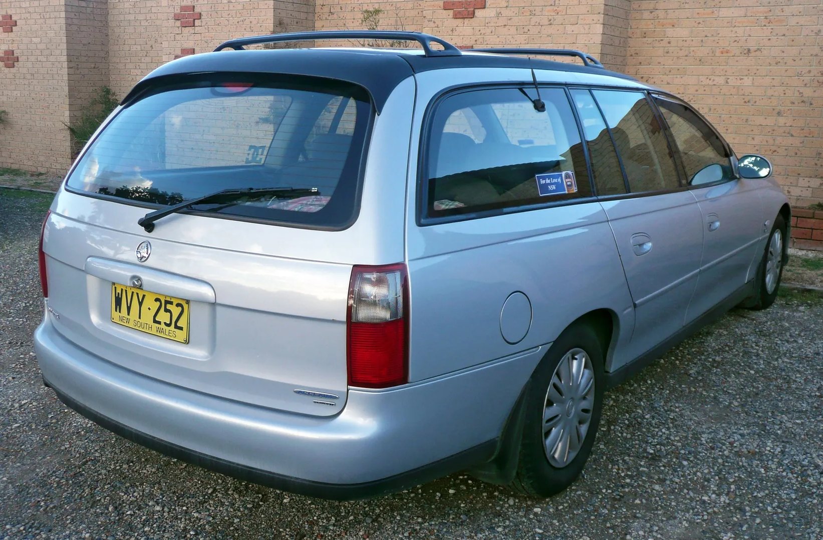 Holden_Commodore_3_generation__Estate_5-door__3.jpg