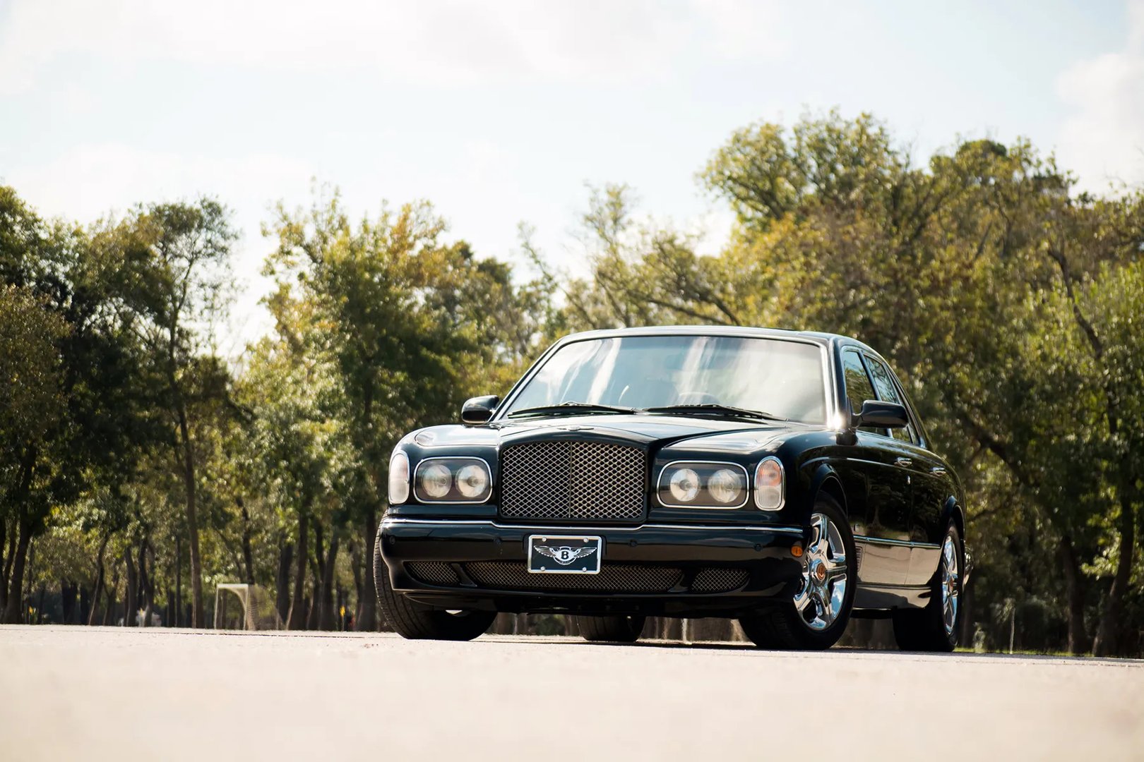 Bentley_Arnage_1_generation__Sedan__8.jpg