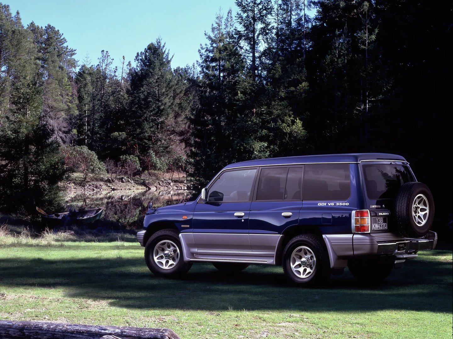 Mitsubishi_Pajero_2_generation_restyling__SUV_5-doors__3.jpg
