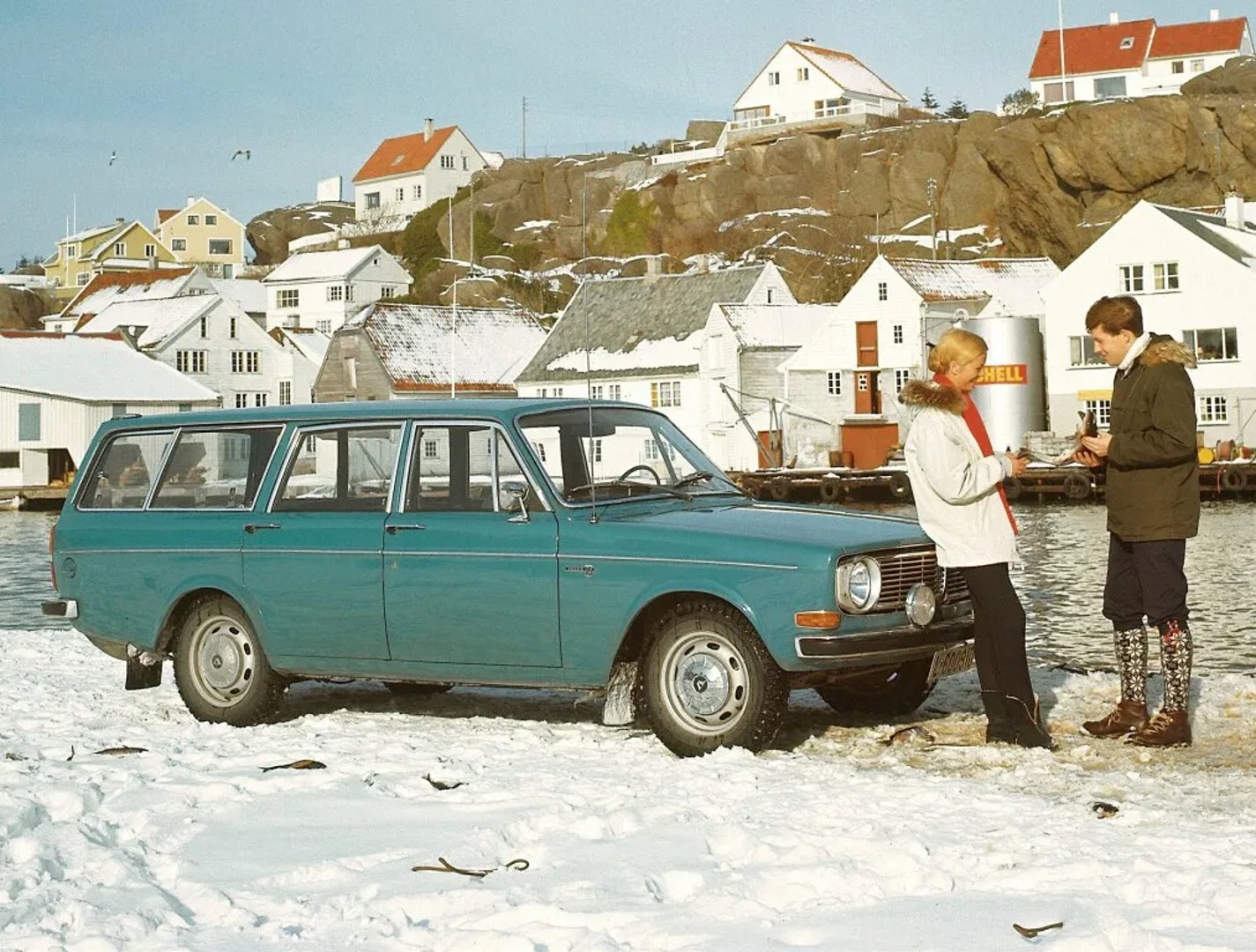 Volvo_140_Series_1_generation__Estate_5-door__3.jpg
