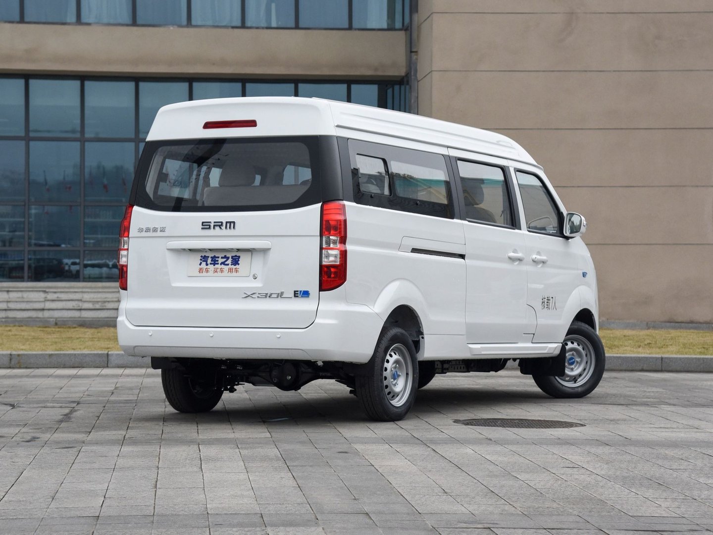 swm_X30LEV_1_generation__Minivan__17.jpg