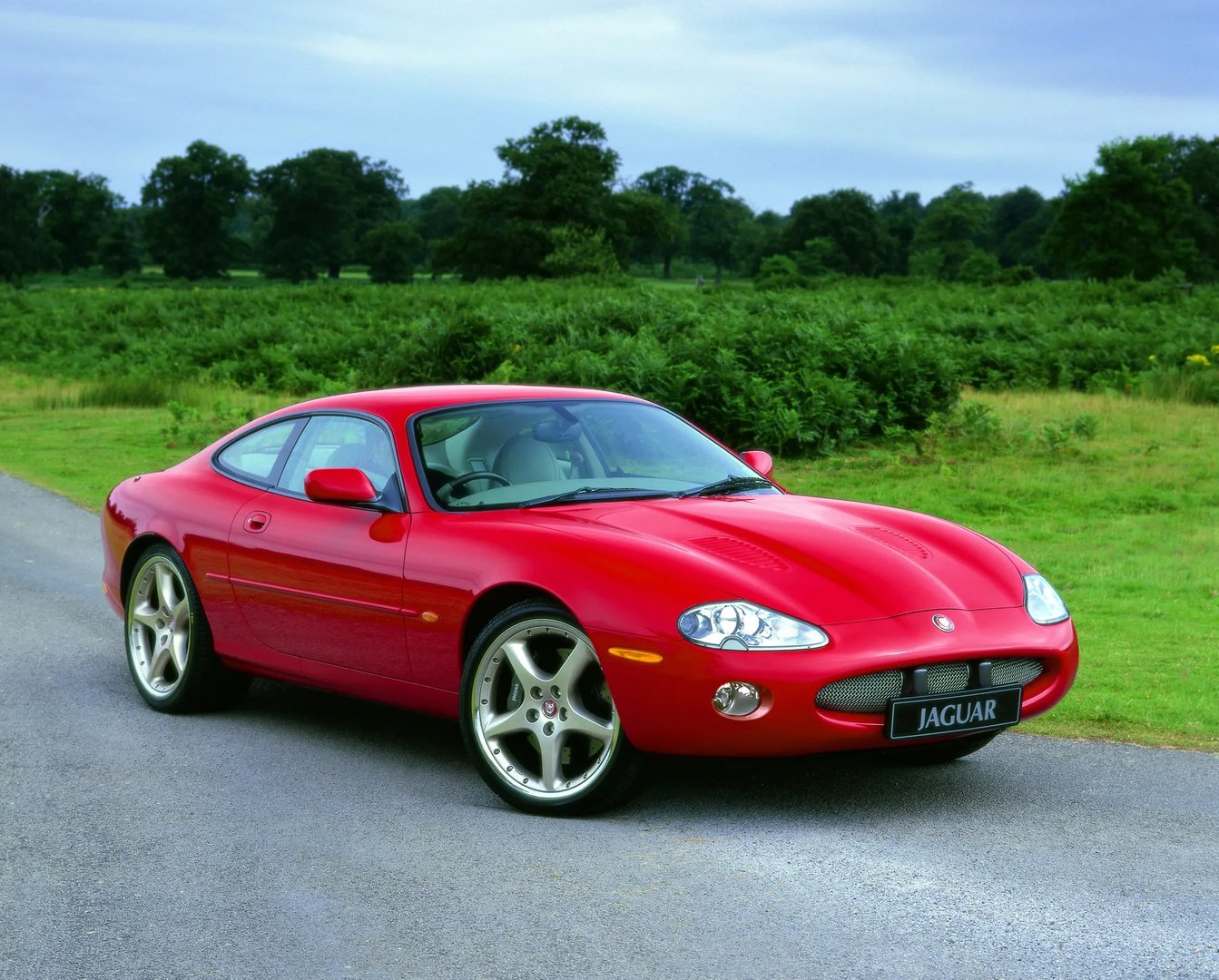 Jaguar_XKR_1_generation__Coupe__1.jpg