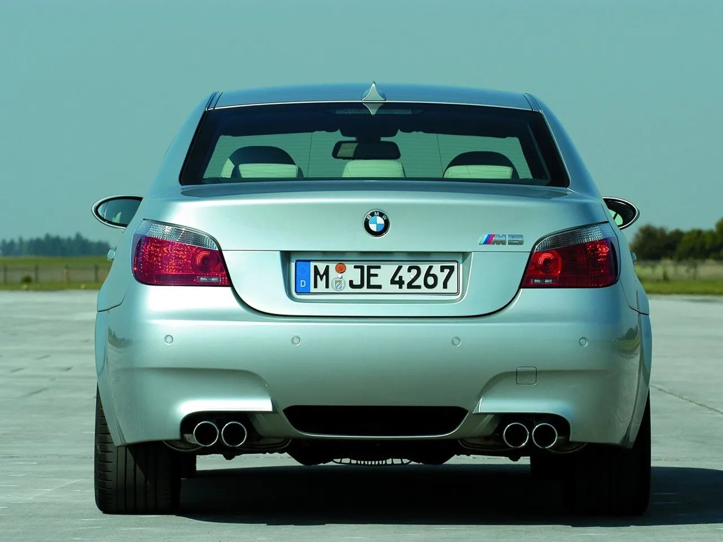 BMW_M5_4_generation__Sedan__4.jpg