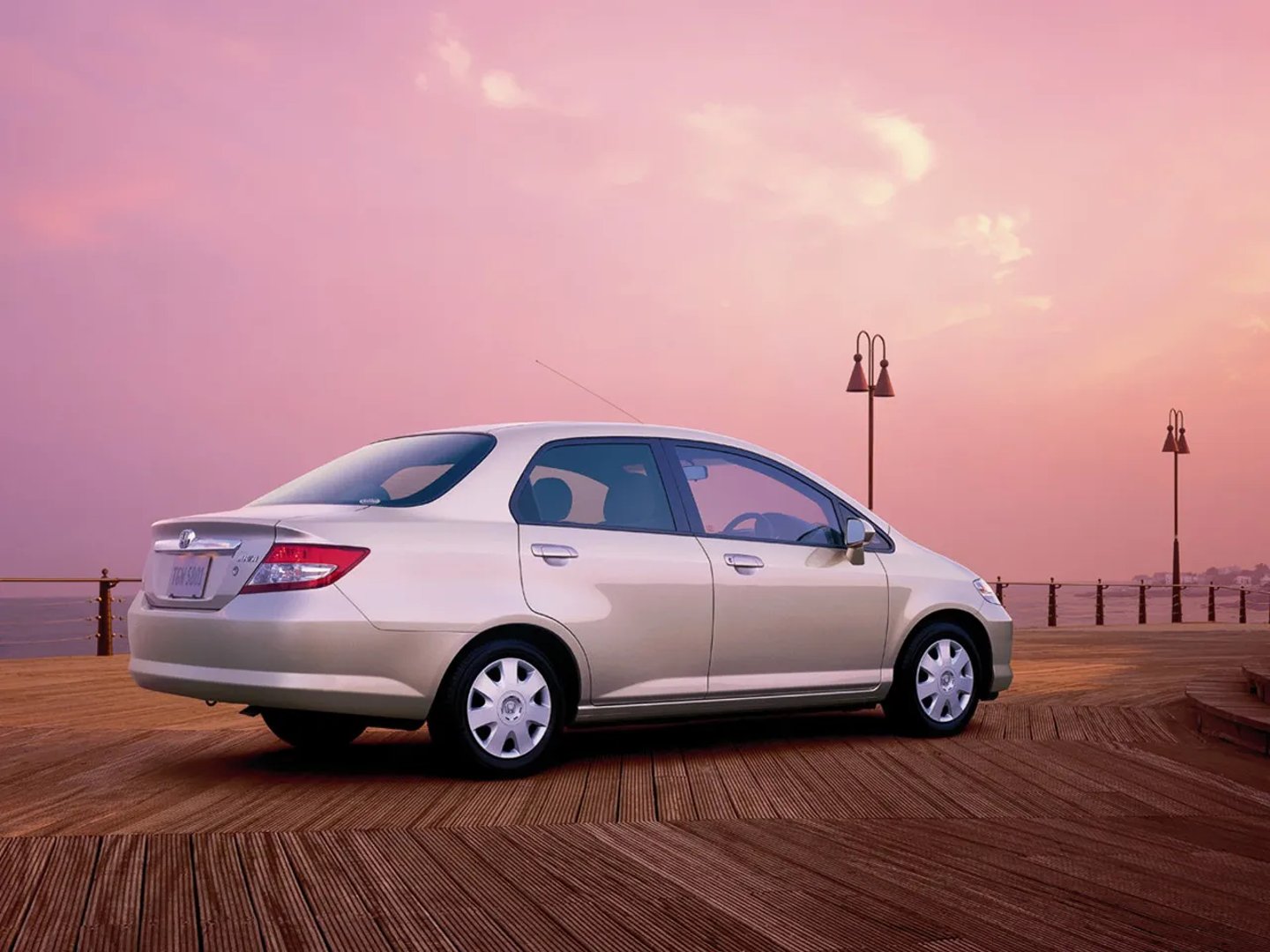 Honda_Fit_Aria_1_generation__Sedan__2.jpg