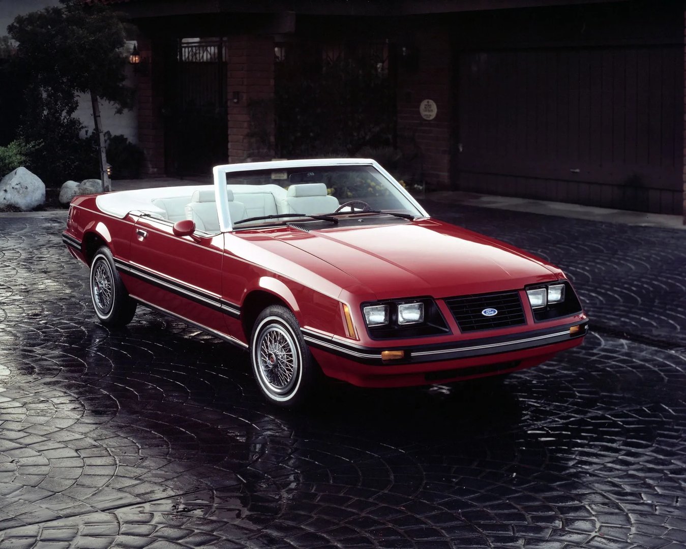 Ford_Mustang_3_generation__Cabrio__3.jpg