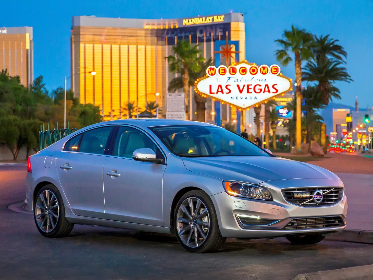 Volvo_S60_2_generation_restyling__Sedan__6.jpg
