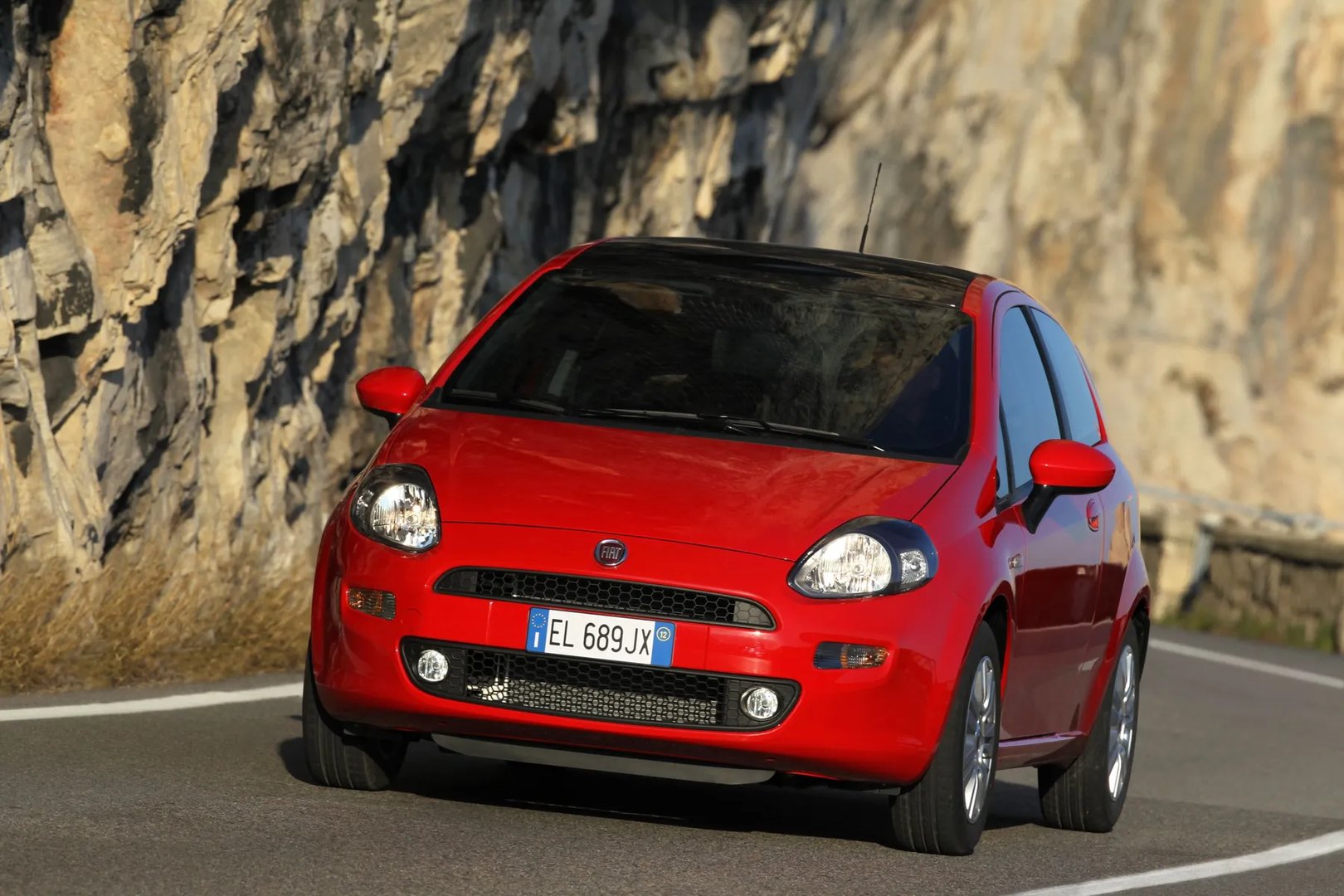 Fiat_Punto_3_generation_restyling_2__Mini_3-doors__10.jpg