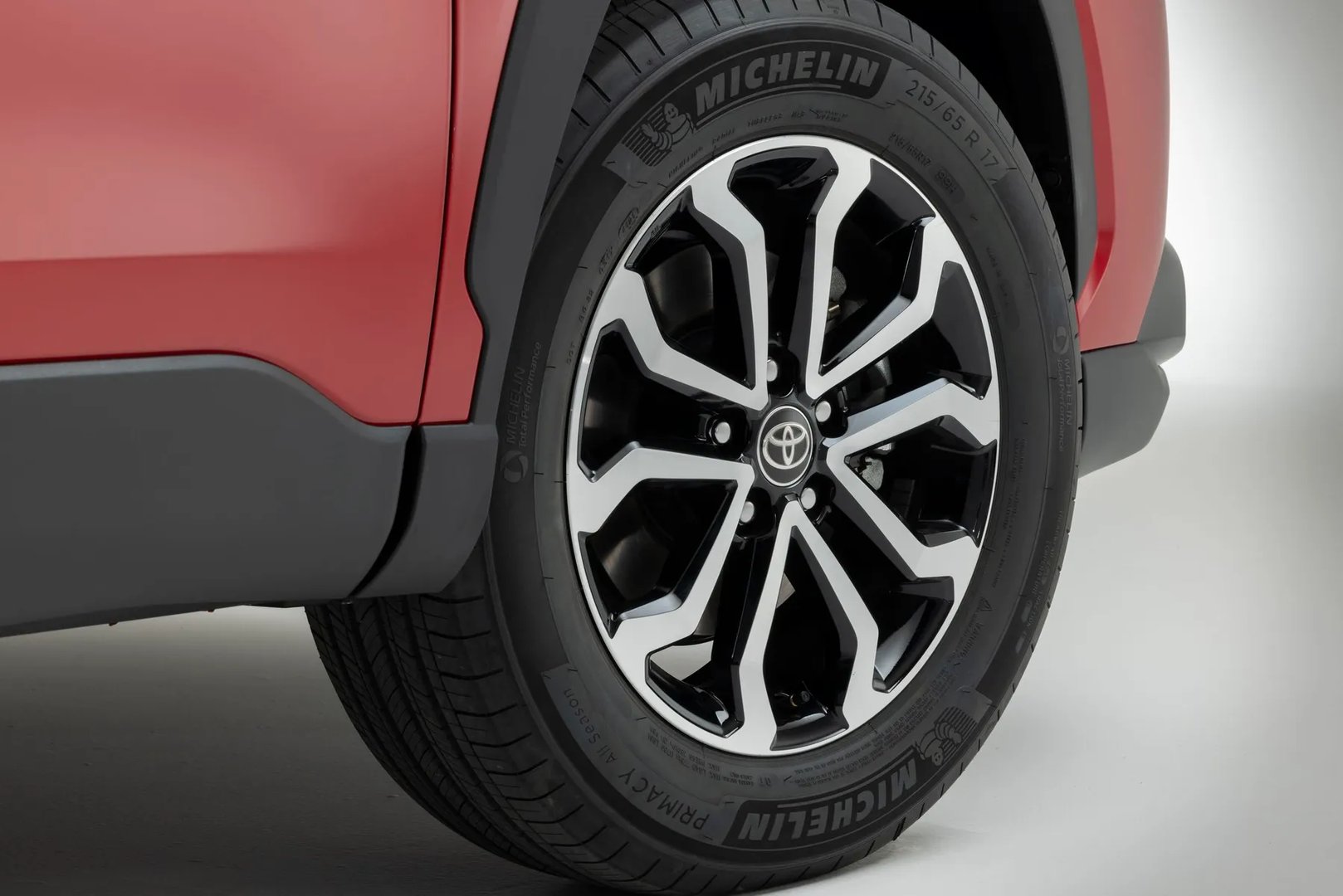 Toyota_Corolla_Cross_1_generation_restyling__SUV_5-doors__7.jpg