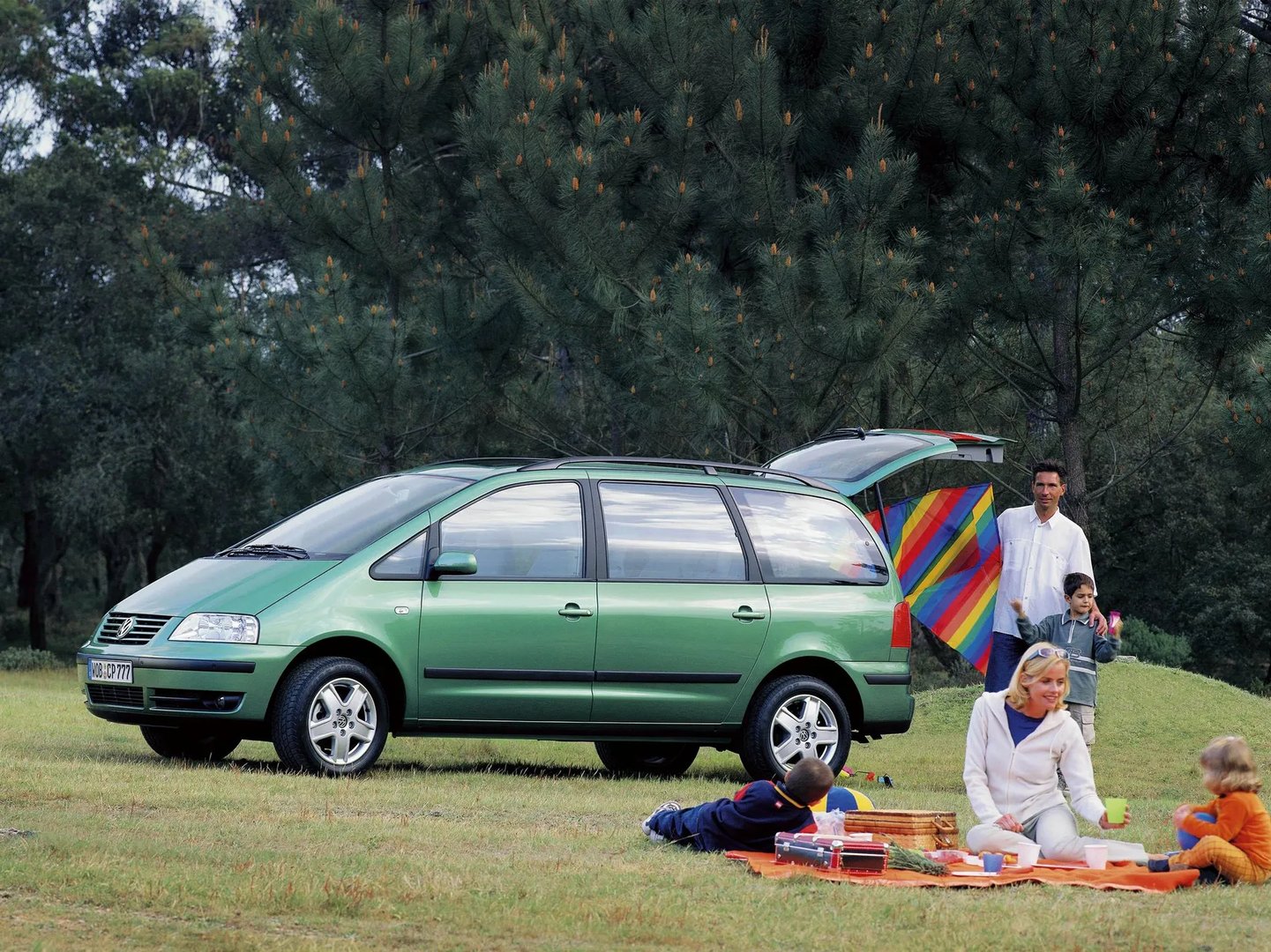 Volkswagen_Sharan_1_generation_restyling__Minivan__3.jpg