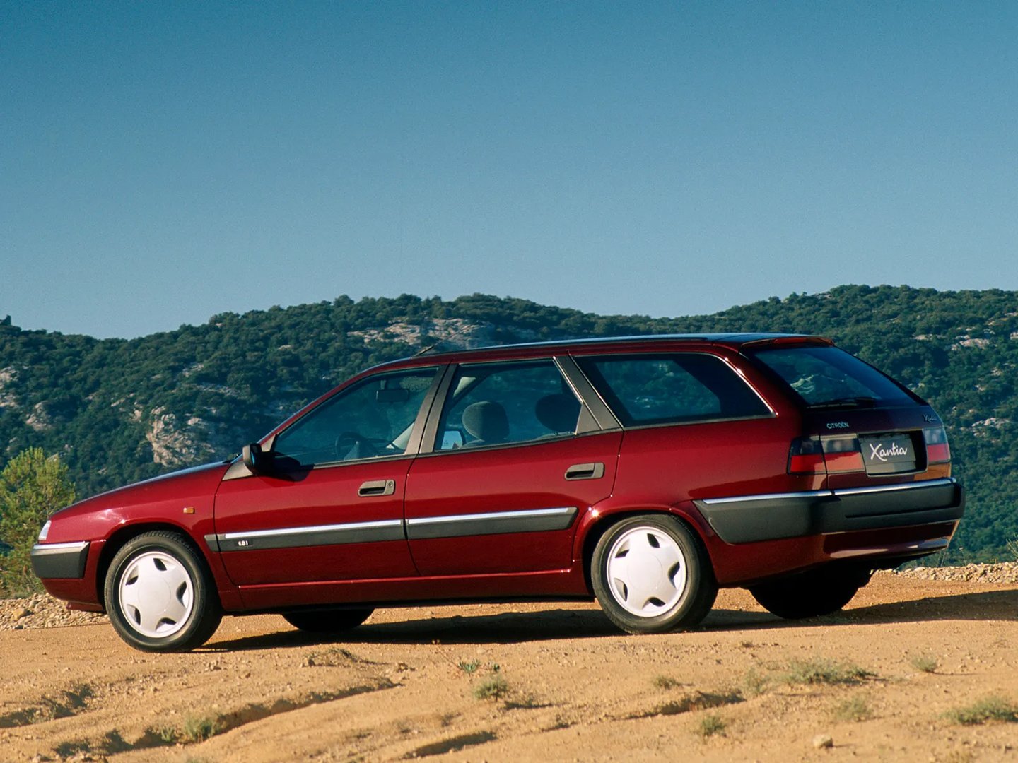 Citroen_Xantia_1_generation__Estate_5-door__1.jpg