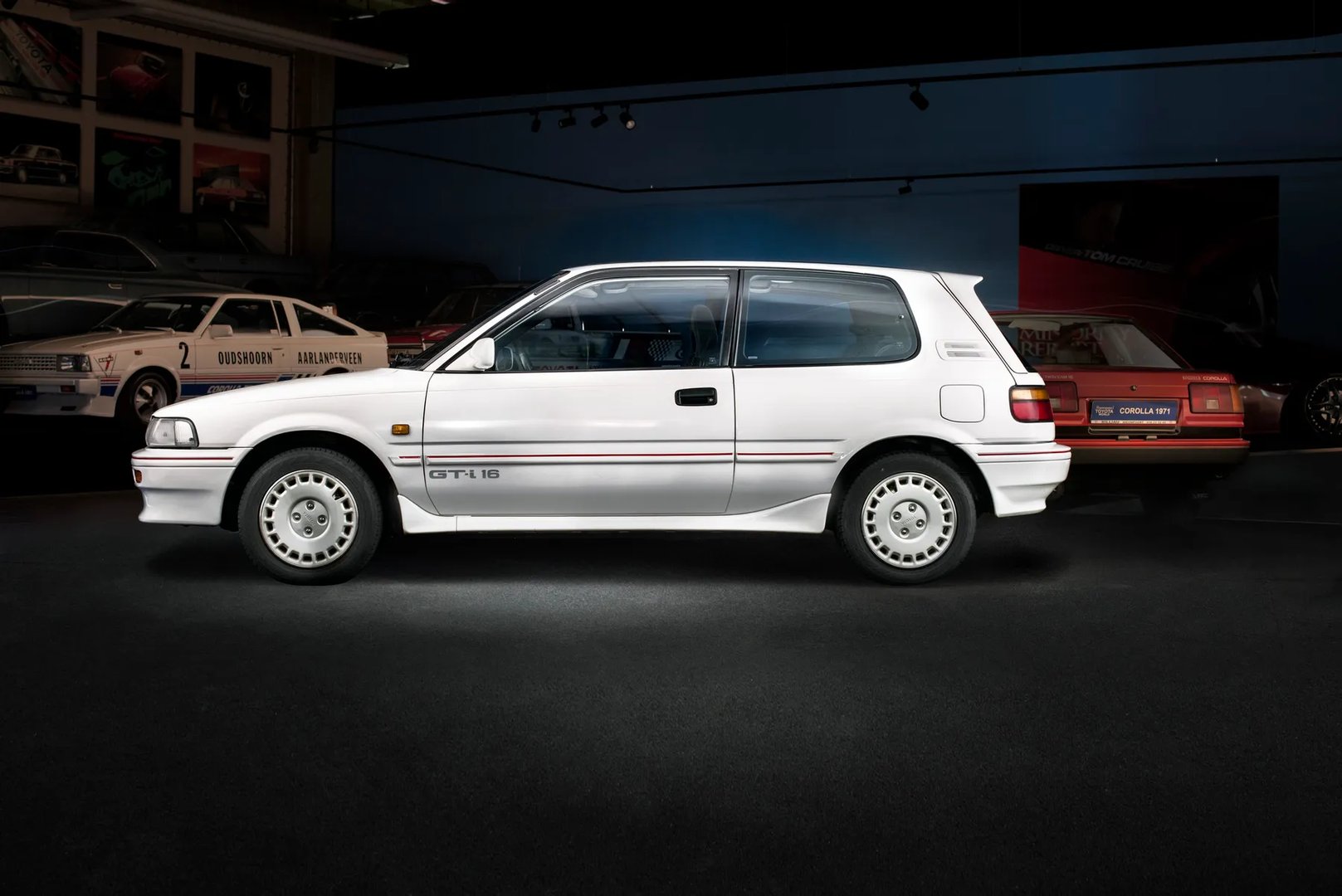 Toyota_Corolla_6_generation__Hatchback_3-door__3.jpg