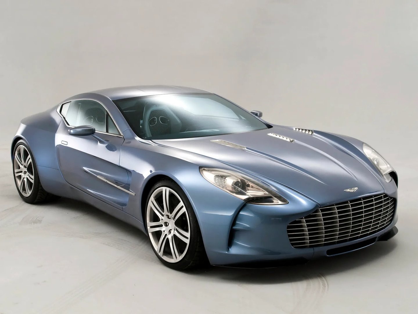 Aston Martin_One-77_1_generation__Coupe__8.jpg