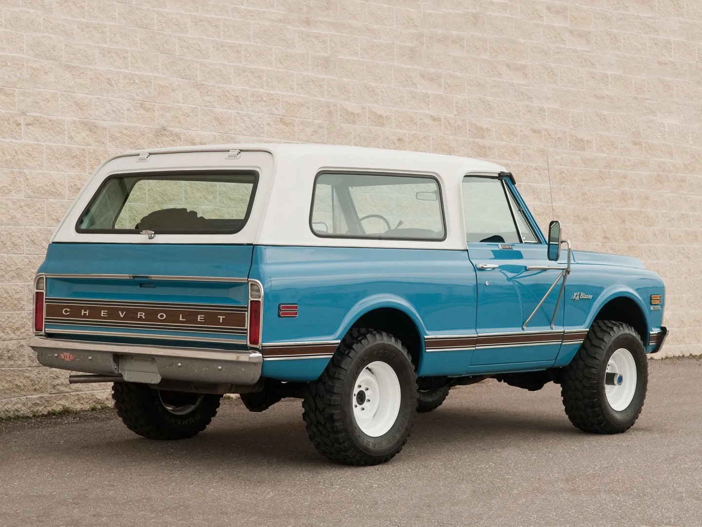 Chevrolet_Blazer_K5_1_generation__SUV_3-doors__1.jpg